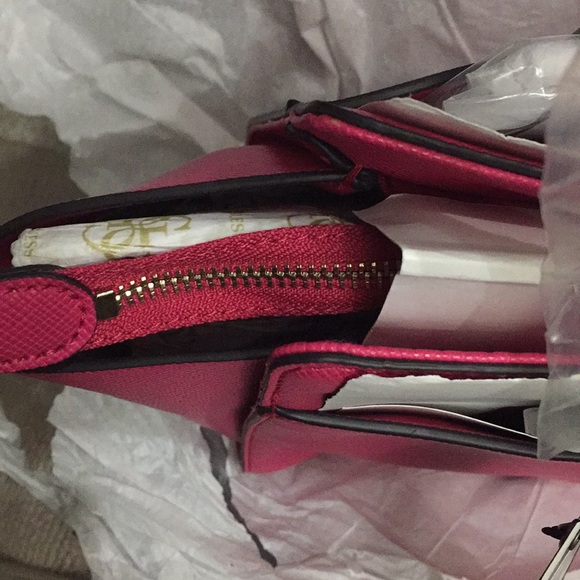 Beautiful Guess bag - Picture 3 of 3